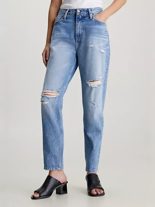 ג'ינס מאם עם קרעים